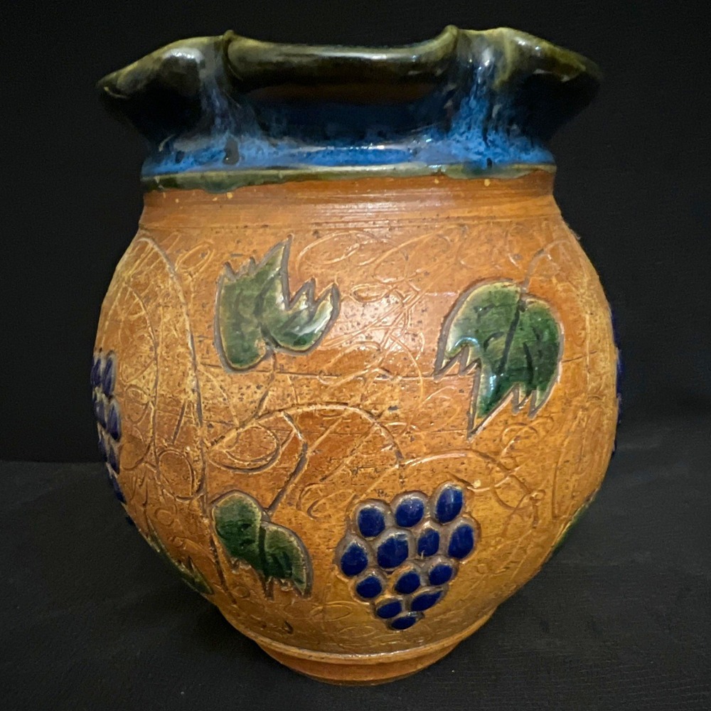 Rockhouse Pottery Carolyn & Ken Poole Signed Hand Painted Grape Leaf Vase 1990